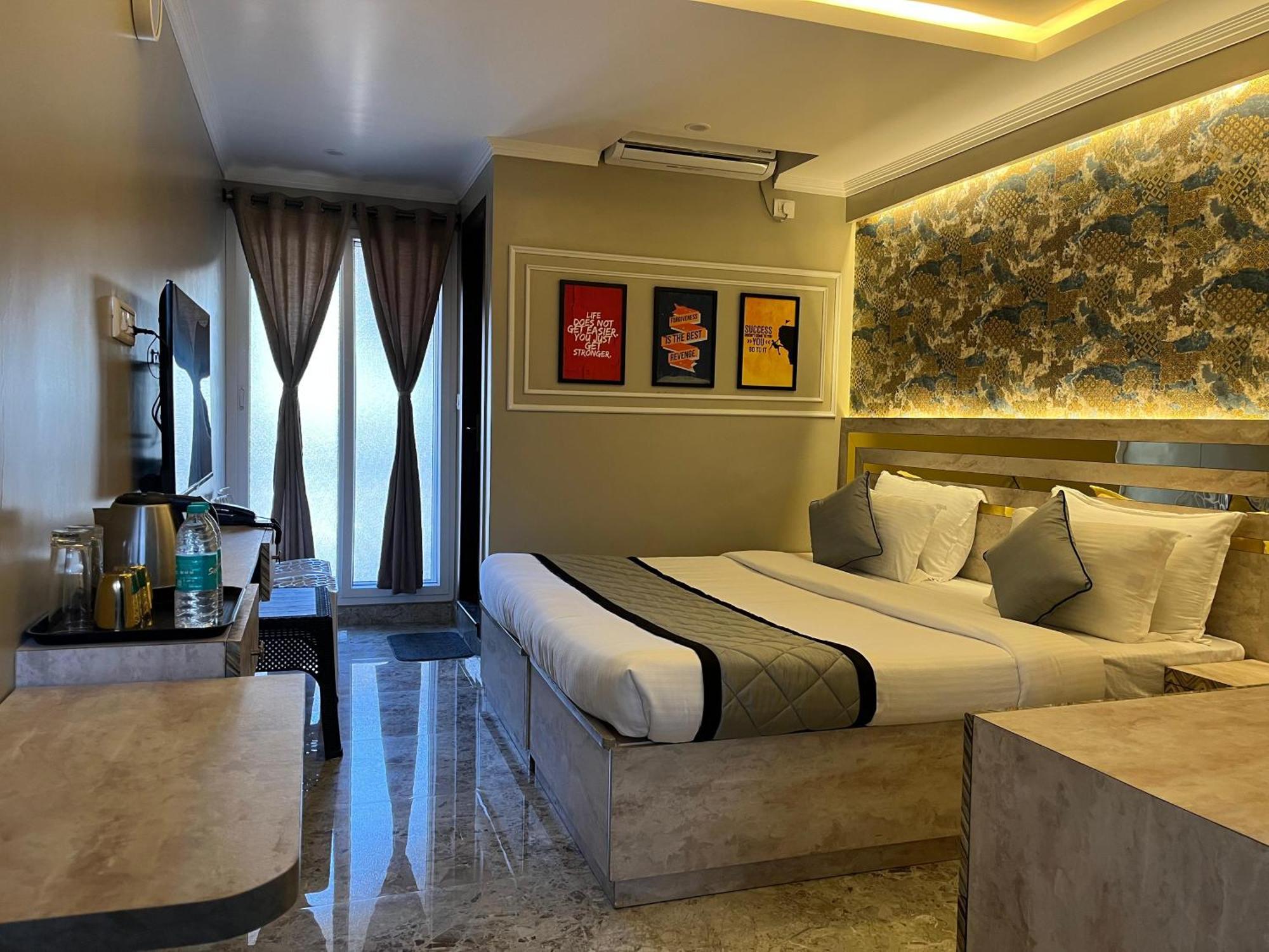 Hotel Lg Suites Bangalore Buitenkant foto