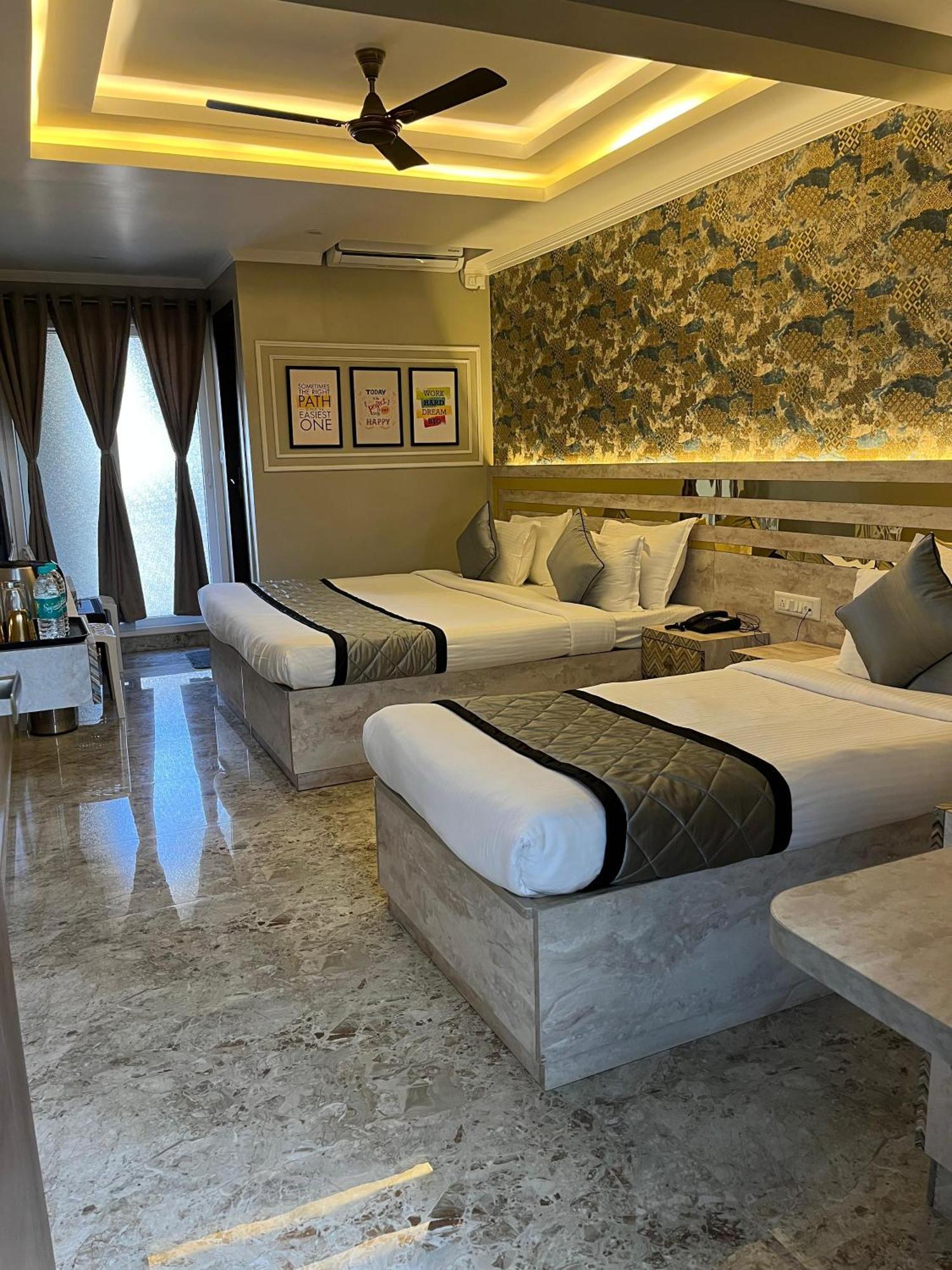 Hotel Lg Suites Bangalore Buitenkant foto